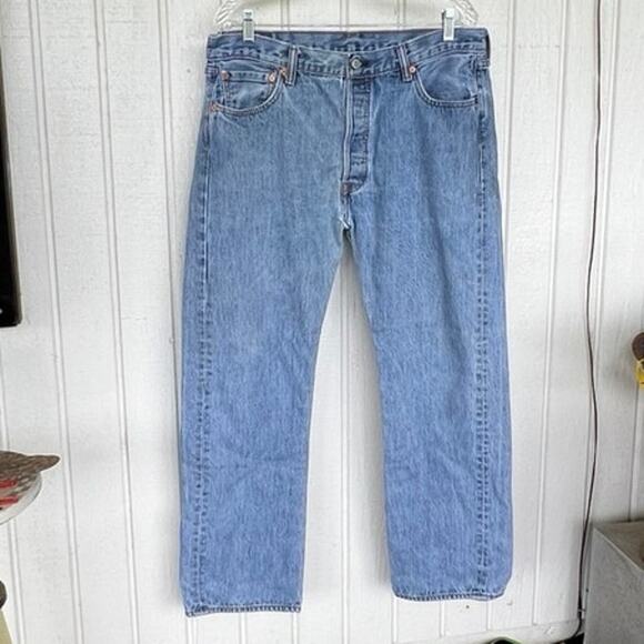 Levi’s 501 button fly 36/30
CutWeek 0418 Distressed 
Medium wash - Picture 1 of 9